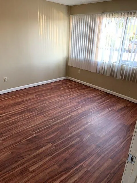 2 bed, 964 sqft, $2,649 — Photo 3