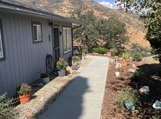 26201 Oakflat Dr, Tehachapi, CA 93561