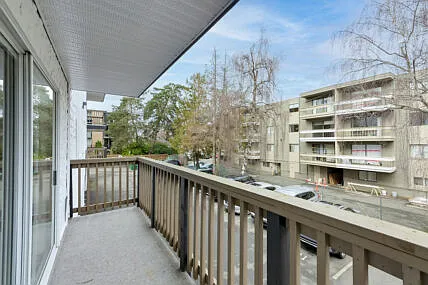 2230 Cadboro Bay Rd #308 — Photo 16