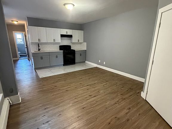 2nd image of 904 3rd Ave #2