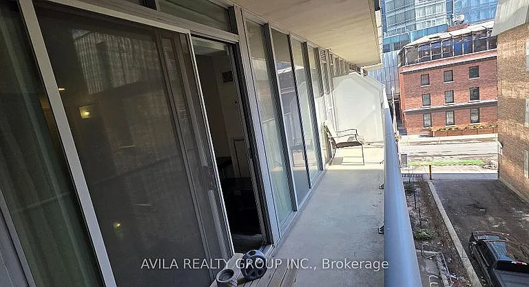 126 Simcoe St #301 — Photo 35