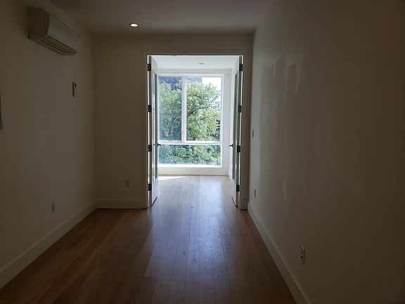 4th image of 87 Montrose Ave APT 4L