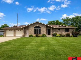 345 N Linden St, Dodge, NE 68633