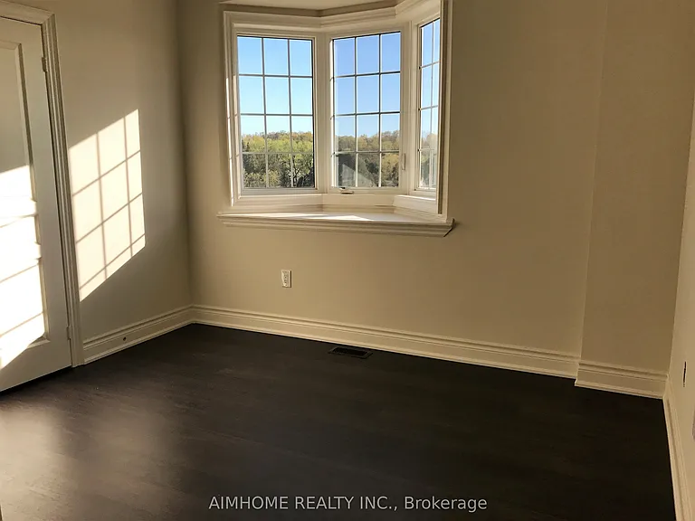 60 Baleberry Cres — Photo 10