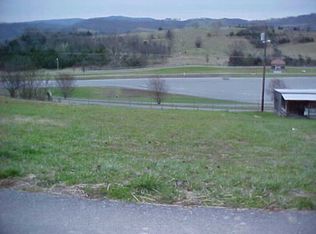 N Hill Dr, Tazewell, TN 37879