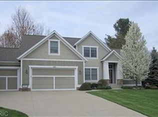 224 Boulder Dr, Norton Shores, MI 49444