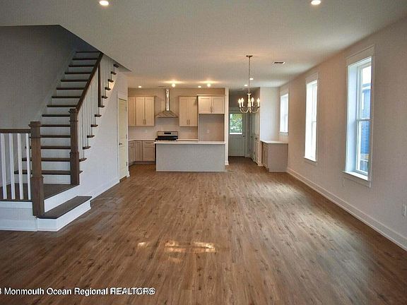 4th image of 251 Fremont Avenue