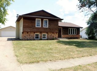 302 10th St, Perry, IA 50220