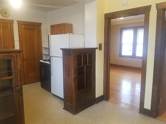 4th image of 3048 N Lockwood Ave #2