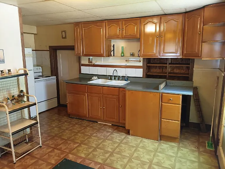 1326 Parkway Ave — Photo 2