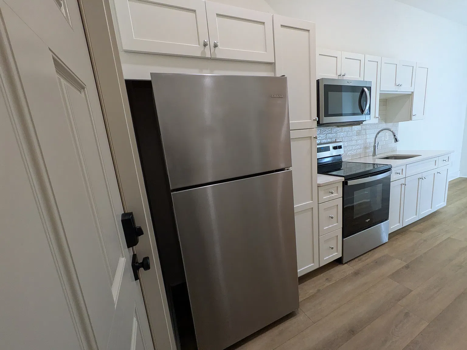 Studio, 260 sqft, $1,100 — Photo 3