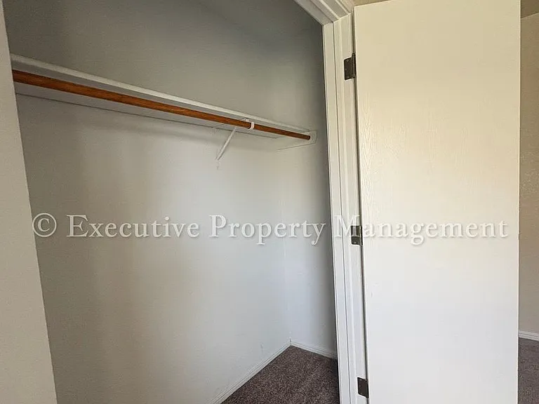 208 Janelle Dr — Photo 20