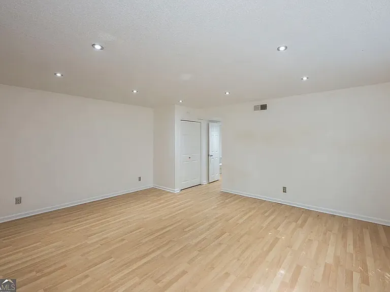 9070 Cobbler Ct — Photo 9