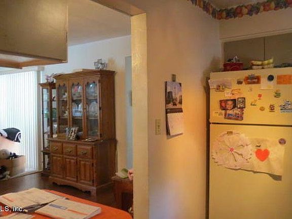 5th image of 803 S 18th St