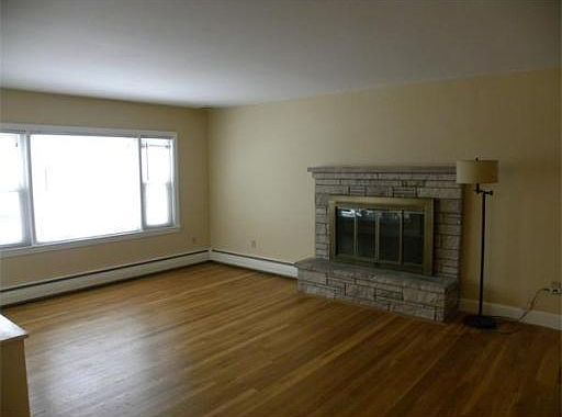 2nd image of 168 E Elm Ave