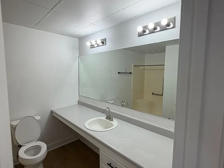 Park Place Apartments — Photo 24