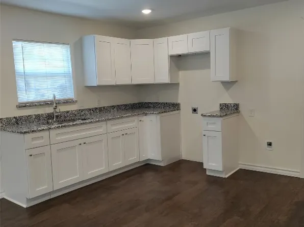 711 S Medora St, Terrell, TX 75160