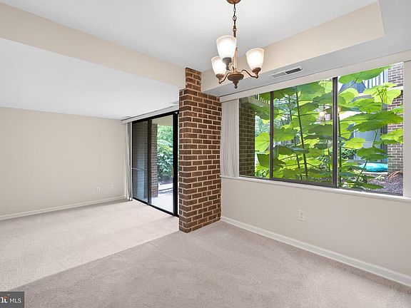 4th image of 2005 Coleridge Dr #13-101
