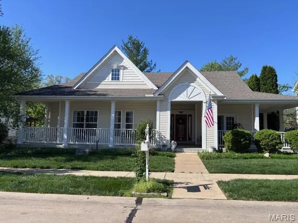 715 Rolling Wind Dr, O'Fallon, MO 63368