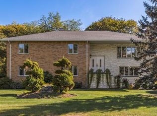 1 Freeman St, Lynnfield, MA 01940