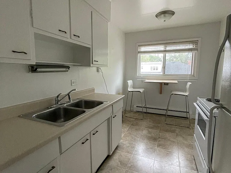 1116-22 Greenleaf Ave #2-G — Photo 17