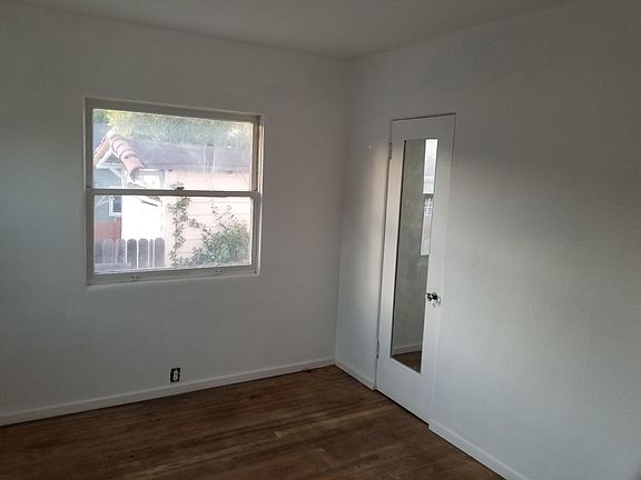 4th image of 1509 Grove St