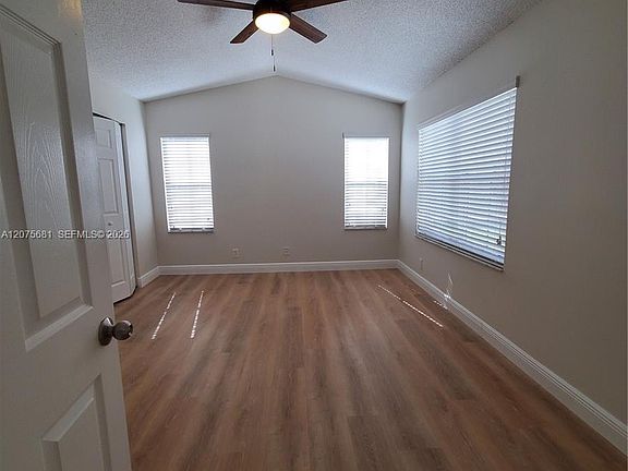 3rd image of 858 Briar Ridge Rd