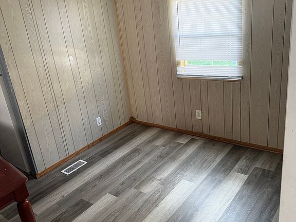 4th image of 790 Maple Ln