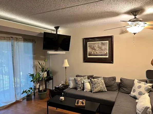 75 S Reynolds St APT 317, Alexandria, VA 22304