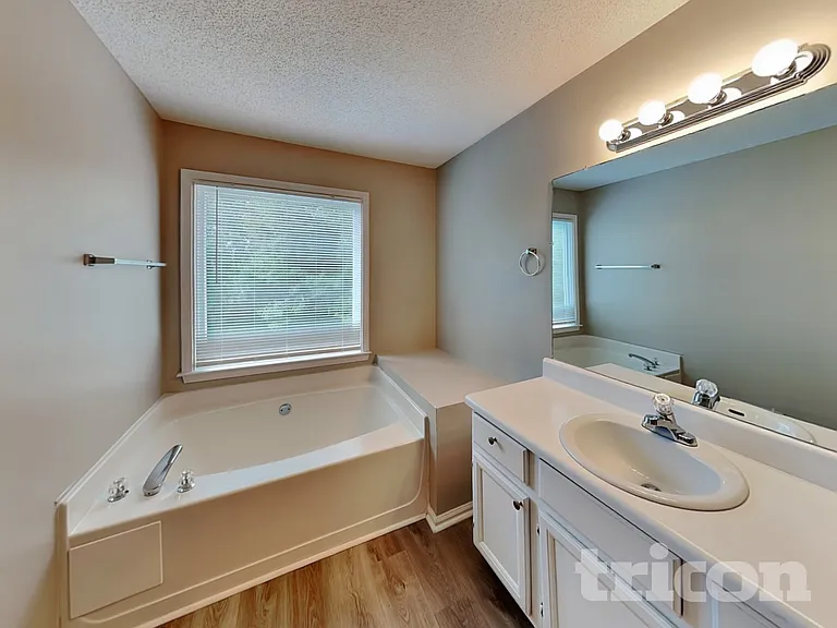 5219 Glendora Ct — Photo 8