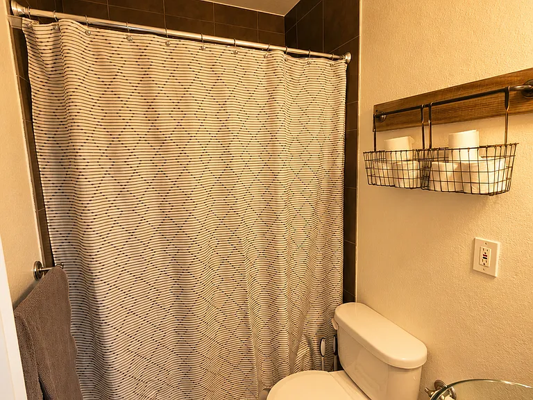 2306 Glenarm Pl #205 — Photo 7