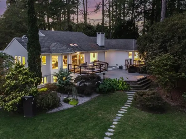 952 Oriole Dr, Virginia Beach, VA 23451