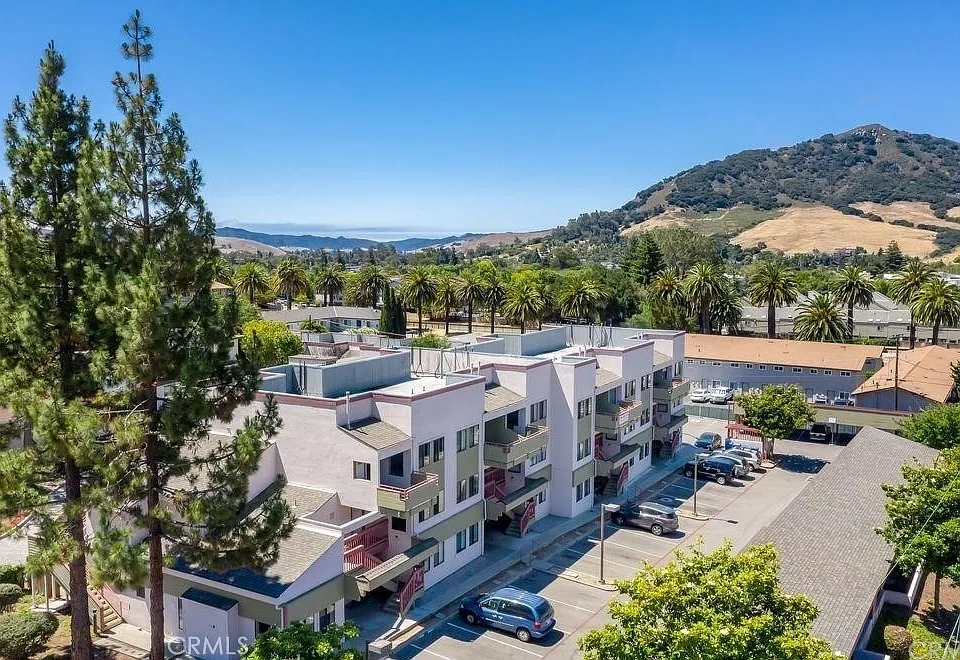 1239 E Foothill Blvd #207