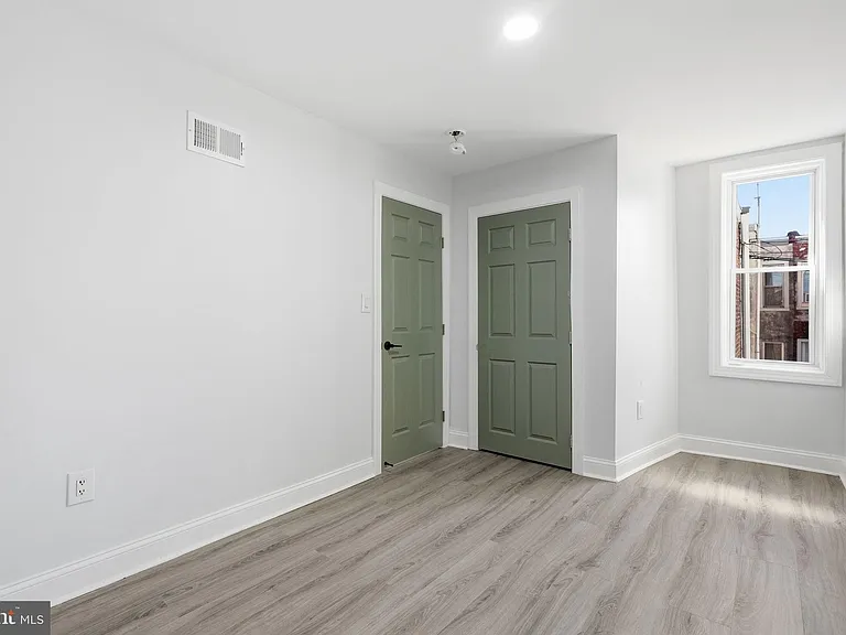 1406 S Allison St — Photo 25