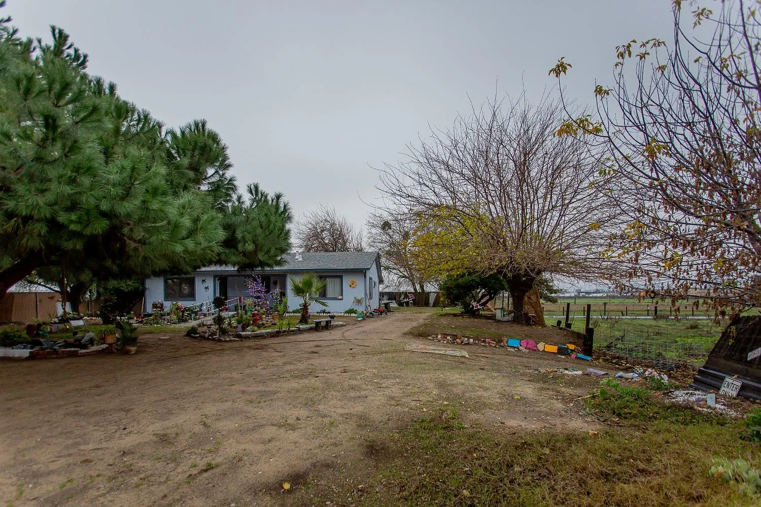 375 S Airport Way photo 1