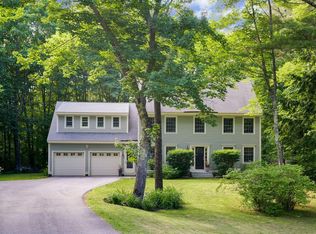 27 Homestead Ln, Cumberland, ME 04021