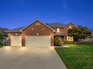 54767 Waubay Dr, Macomb, MI 48042