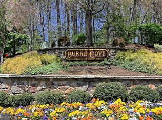 5802 Cove Landing Rd APT 203, Burke, VA 22015