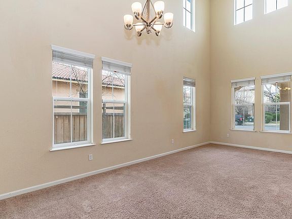 3rd image of 7077 Verite Dr