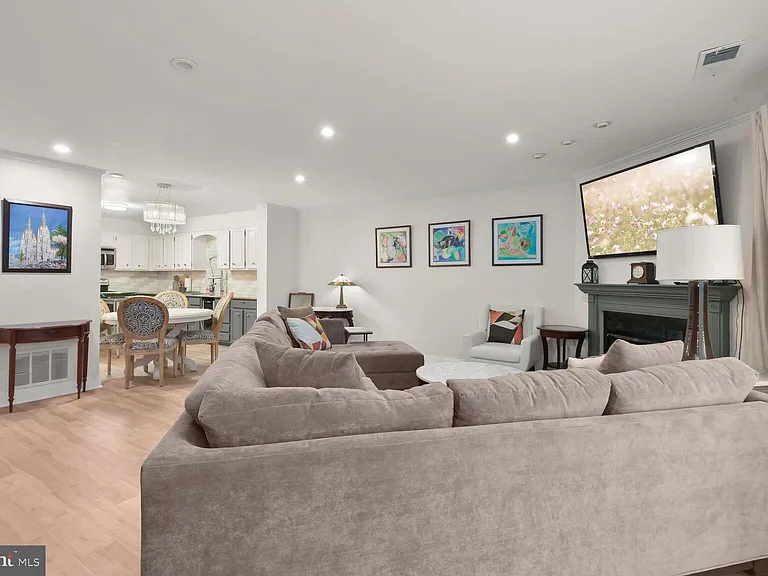4 Dudley Ct #2 — Photo 13