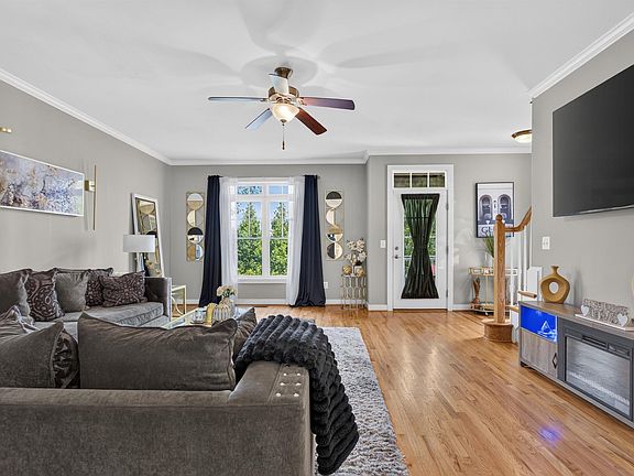 4th image of 1565 Newcastle Ct
