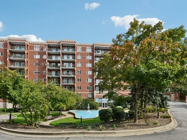 650 S River Rd Unit 306, Des Plaines, IL 60016