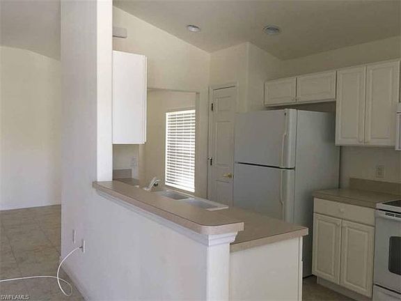 3rd image of 10082 Oakhurst Way