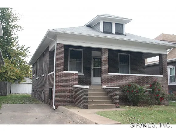 2633 Iowa St photo 1