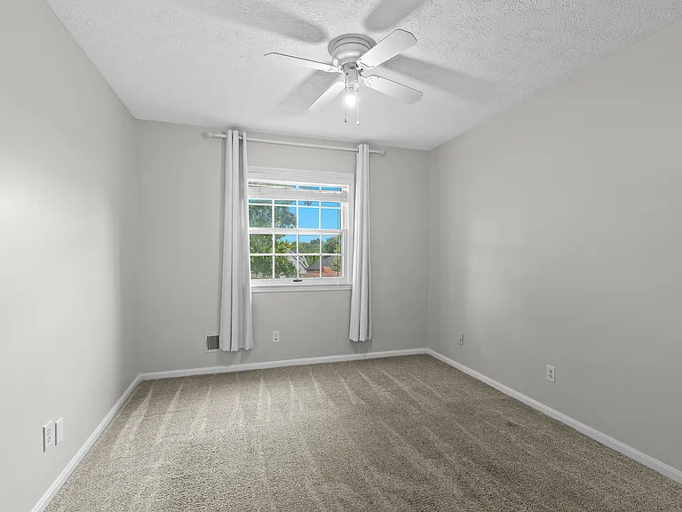 10404 Lark Park Dr — Photo 17