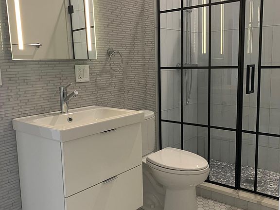 2nd image of 2452 W Chicago Ave #2R