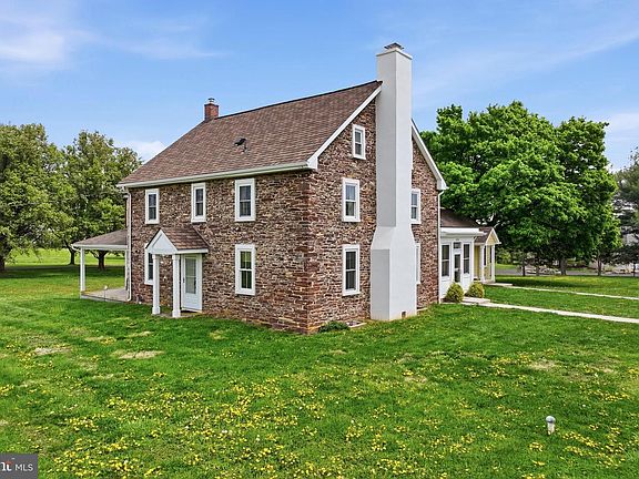 5th image of 572 Halteman Rd