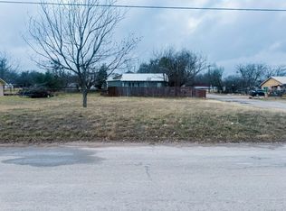 N Pearl St, Comanche, TX 76442