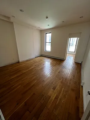 Rented by R New York | media 6