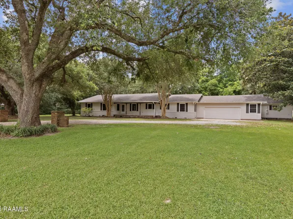 9011 Rachelle Dr, Abbeville, LA 70510